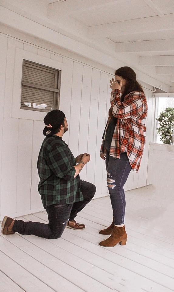 AlyssaChaney12's tweet photo. Still can’t believe I’m engaged🥺❤️ https://t.co/RwJ3GhSjbi