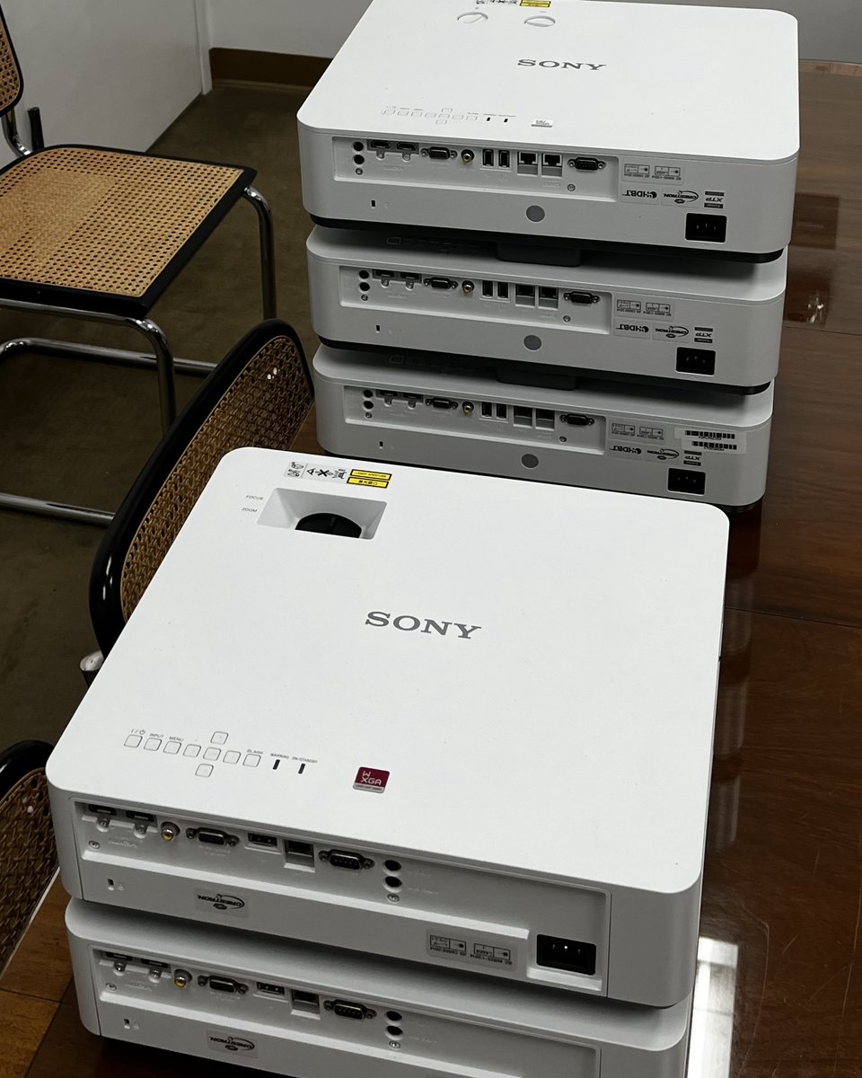 awestructive's tweet photo. Shout out to Sony--Thanks for bringing the light to Vero Beach Museum Of Art! https://t.co/Yr1OoFFJdR