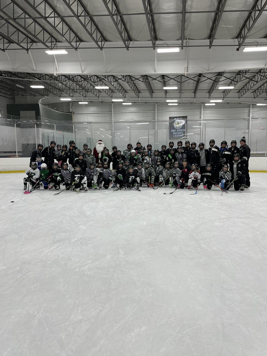 What a great day in <a href="/DUXGIRLSHOCK/">Duxbury Girls Hockey</a> nation! 2018 Gold Medal winner <a href="/kbells22/">Kacey Bellamy</a> came to our youth skate and brought her medals! Over 40 future members and Santa!!!! <a href="/TrevorHass/">Trevor Hass</a> <a href="/DuxburySports/">Clipper Sports</a>
