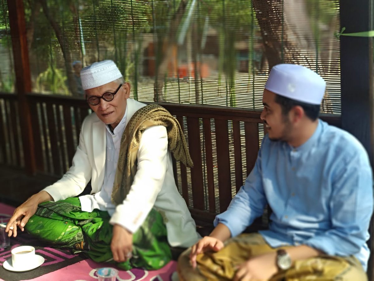 mahdikherid's tweet photo. Berkah maslahat Kyai, nderek sendiko dawuh Panjenengan 💚🙏

KH. Miftachul Akhyar Rais Aam PBNU 2021-2026
https://t.co/BnGA8lpNUS https://t.co/18essVNlyZ