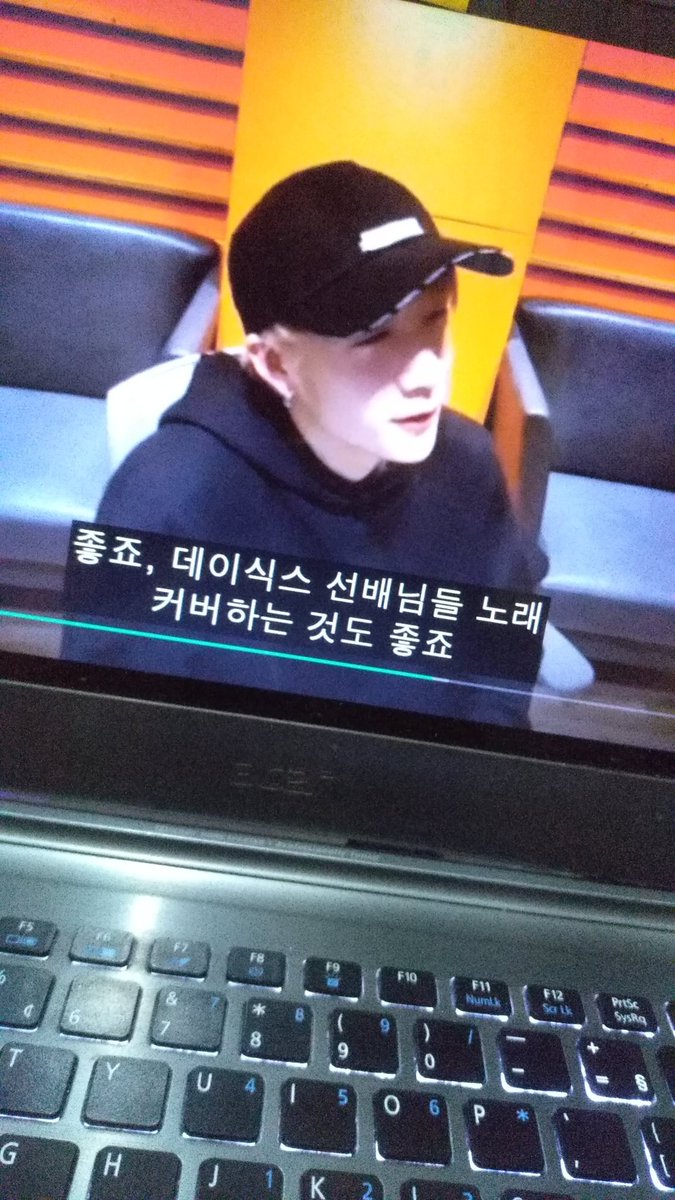 hithamii's tweet photo. 오늘 "찬이의 방"로 공부하고 있어용~ https://t.co/AxxHN85Ka6