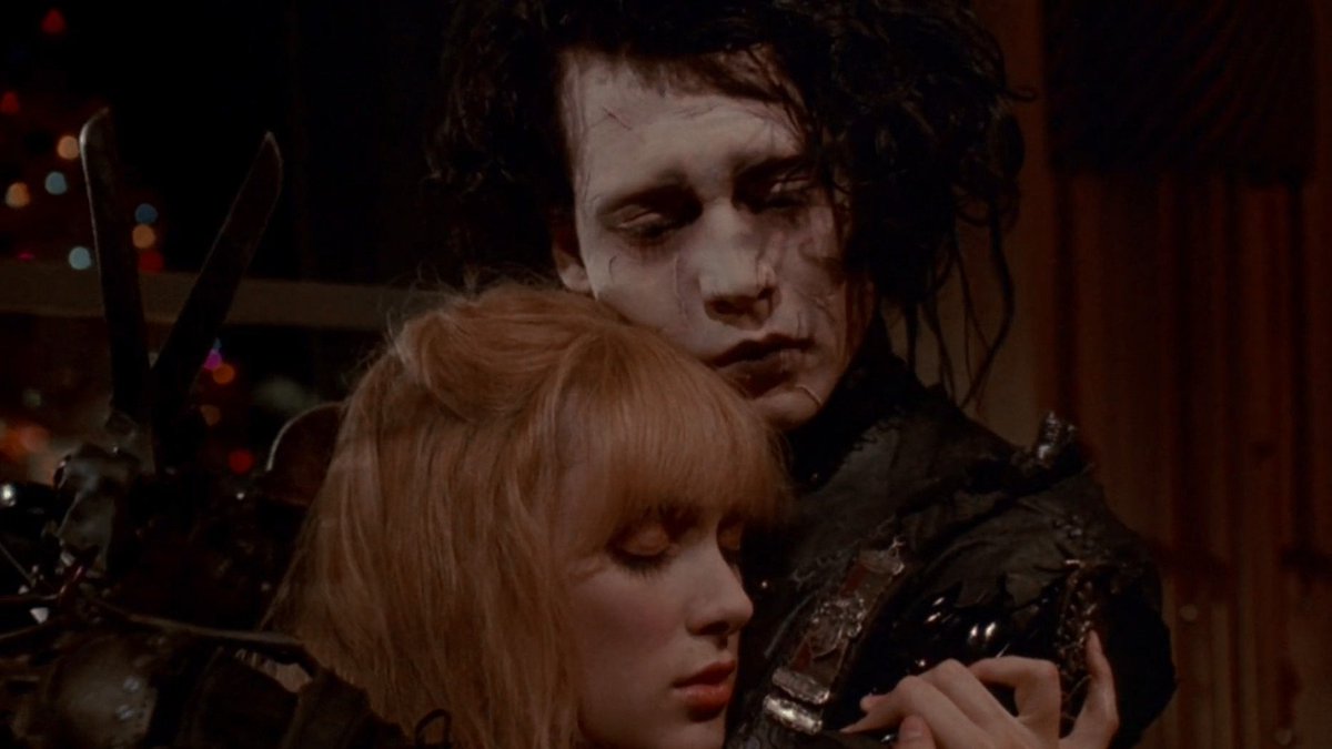 TheCinesthetic's tweet photo. edward scissorhands (1990) dir. tim burton https://t.co/5Ww16rPLYn