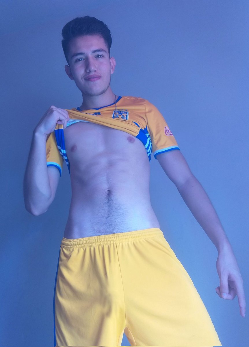 tuwerosb's tweet photo. Ando mandando un vídeo masturbándome aquien me siga en Instagram. 🍆💦
https://t.co/ENdB3dYhnR https://t.co/xZYUL6vkNL