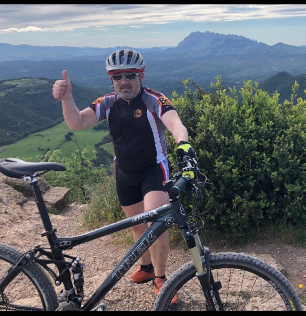 RadioIgualada's tweet photo. ATENCIÓ DESAPAREGUT. Es diu Sebastián, té 50 anys i és d'#Igualada. Ha sortit en bicicleta aquesta tarda i no ha tornat a casa. Portava un maiot lila i pantalons  negres. Si algú l'ha vist que es posi en contacte amb aquest número de telèfon 627 58 42 31. https://t.co/5tjwQwIdmn