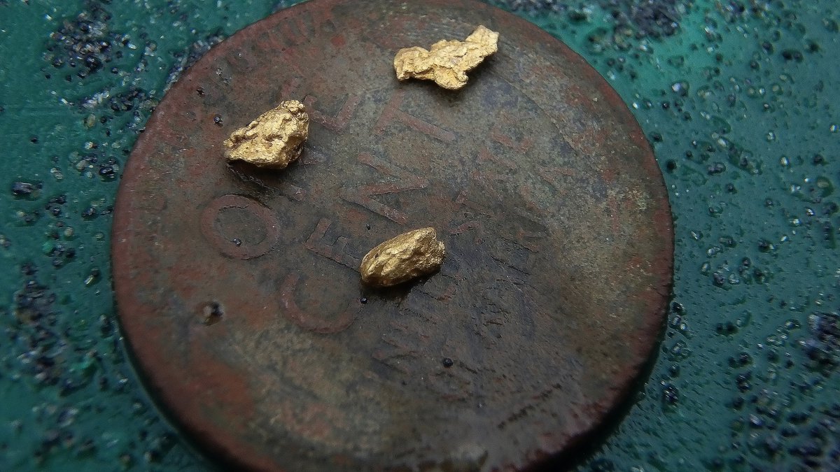 sluicelee's tweet photo. My friend's #bucketsluice build. Found some chunky #gold that day. #diyprospecting #goldprospecting #placergold #smallscalemining #happyprospecting and #heavypans https://t.co/LyWTPUcIwU