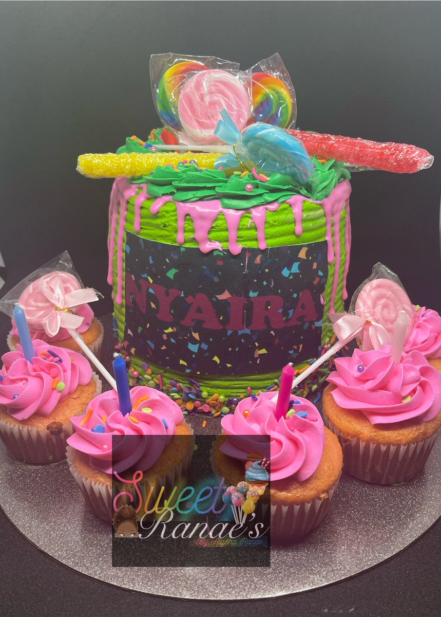 SweetRanaes's tweet photo. Happy Birthday Nyaira 💕! 

90’s theme birthday 💚🎉. 

January &amp; February booking is now available! &amp; spots are filling up quickly🙌🏼.

To book please TEXT ONLY to (810)308-7337📲

#sweetranaes #blackownedbusiness #baker #smallbusinessowner 💛 https://t.co/2zobuBraG7