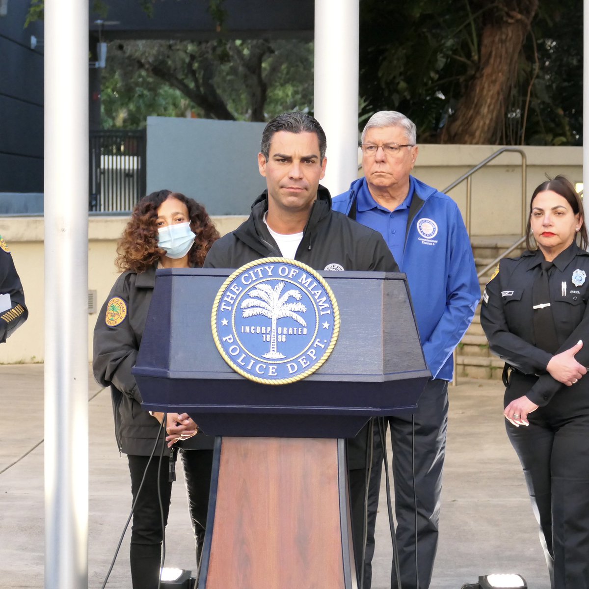 MiamiMayor's tweet photo. Today, alongside the @MPD, we announced the capture of a suspected serial killer who cowardly preyed on homeless individuals.

During a time where violent crime is surging across the nation, homicides in Miami are down 20% this year. 

We’re so proud of all of our brave officers! https://t.co/JFSurVUEqb