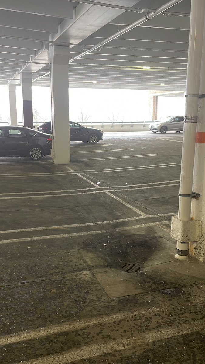 Butler4fit's tweet photo. @KhangSports Plents of spots on the Nordstrom’s side 2nd floor parking deck. https://t.co/76P1myyB5s