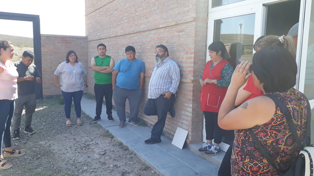 paso_104's tweet photo. #PasoDeIndios : 

Empleado Municipales 
 #RECLAMAN ⚠️

El Medio Aguinaldo que aun no fue  depositado. @MaruOrtizTw  @radio3trelew @ElValle_Online @RadioChubut @ADNsur @ https://t.co/rPRhyWaRPF