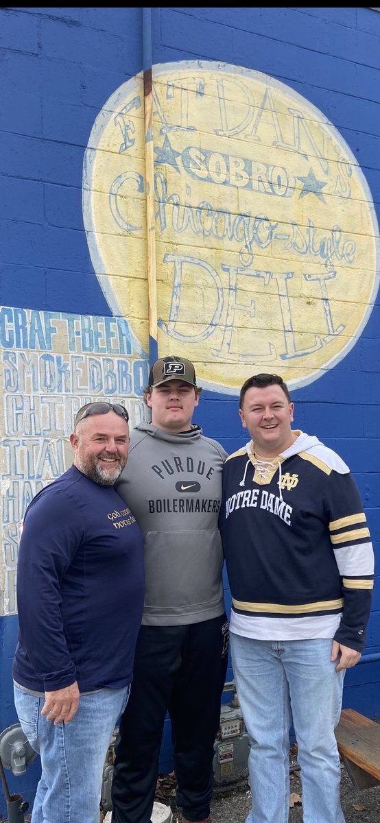 #linemenlunch2021 we study, we protect, then we eat <a href="/willr_61/">Will Roberts</a> <a href="/AaronR2434/">Aaron Roberts</a> <a href="/maddie_rob17/">Maddie Roberts</a>