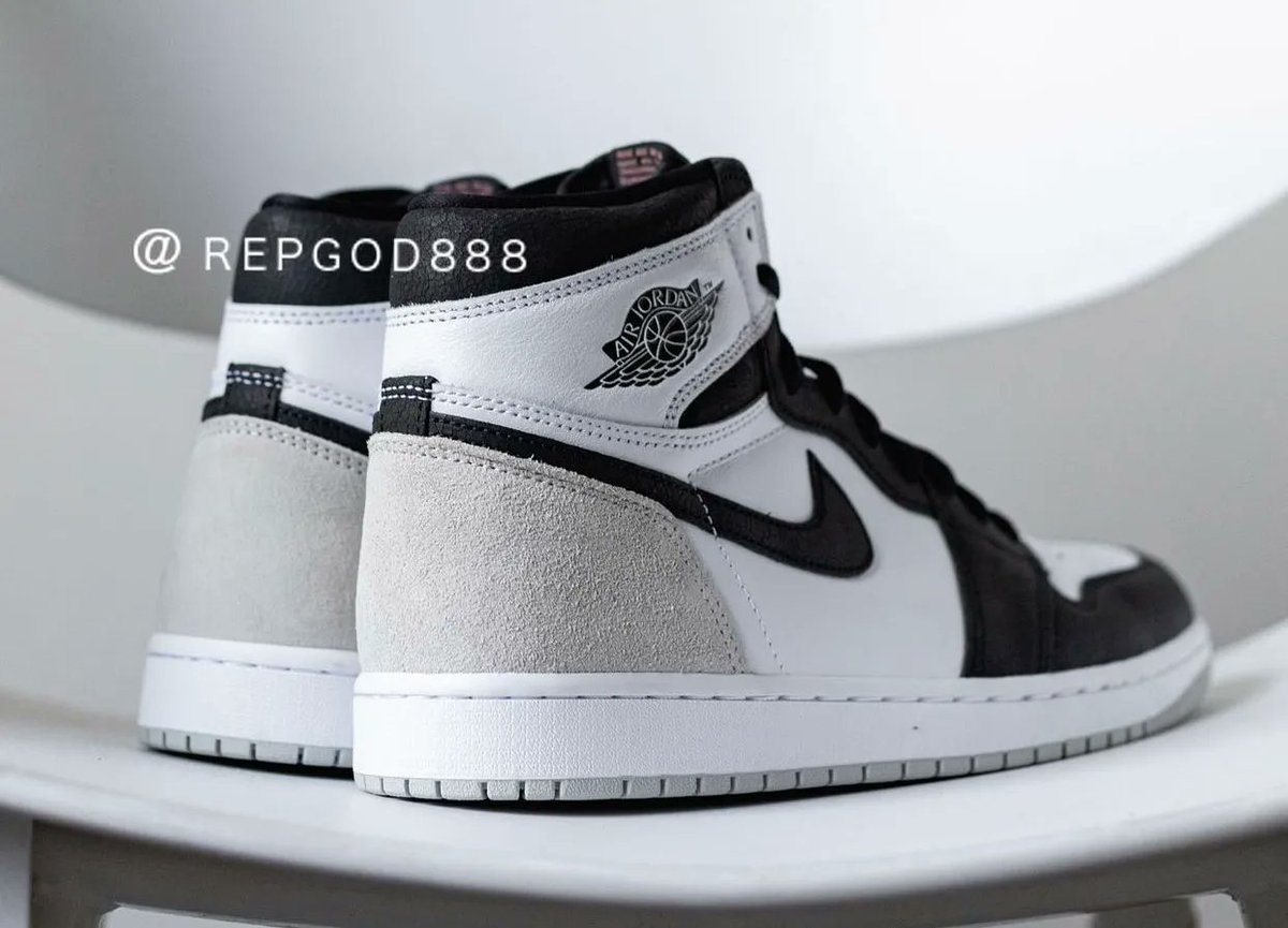 kicksonfire's tweet photo. First look at the the upcoming Air Jordan 1 High OG Stage Haze. Too plain or too clean 🧼? https://t.co/FGmuwlnP7O