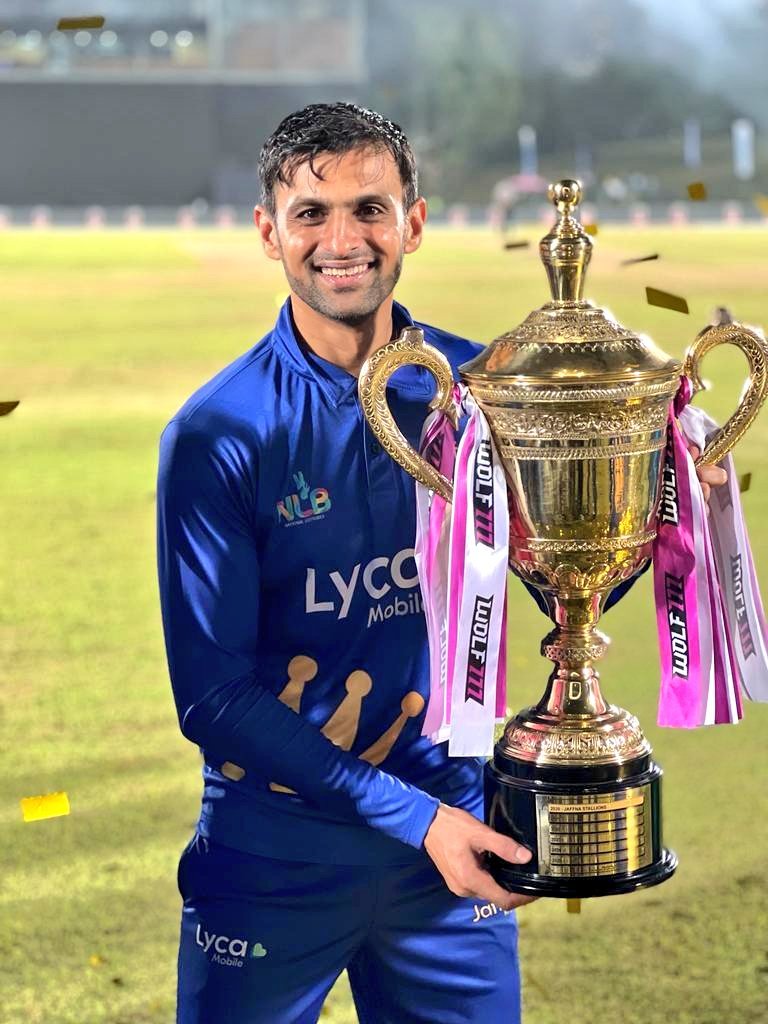 grassrootscric's tweet image. Most T20 Titles Won as a Player

16 – Dwayne Bravo
15 – Kieron Pollard
𝟭𝟰 – 𝗦𝗵𝗼𝗮𝗶𝗯 𝗠𝗮𝗹𝗶𝗸
10 – Rohit Sharma

#LPL2021