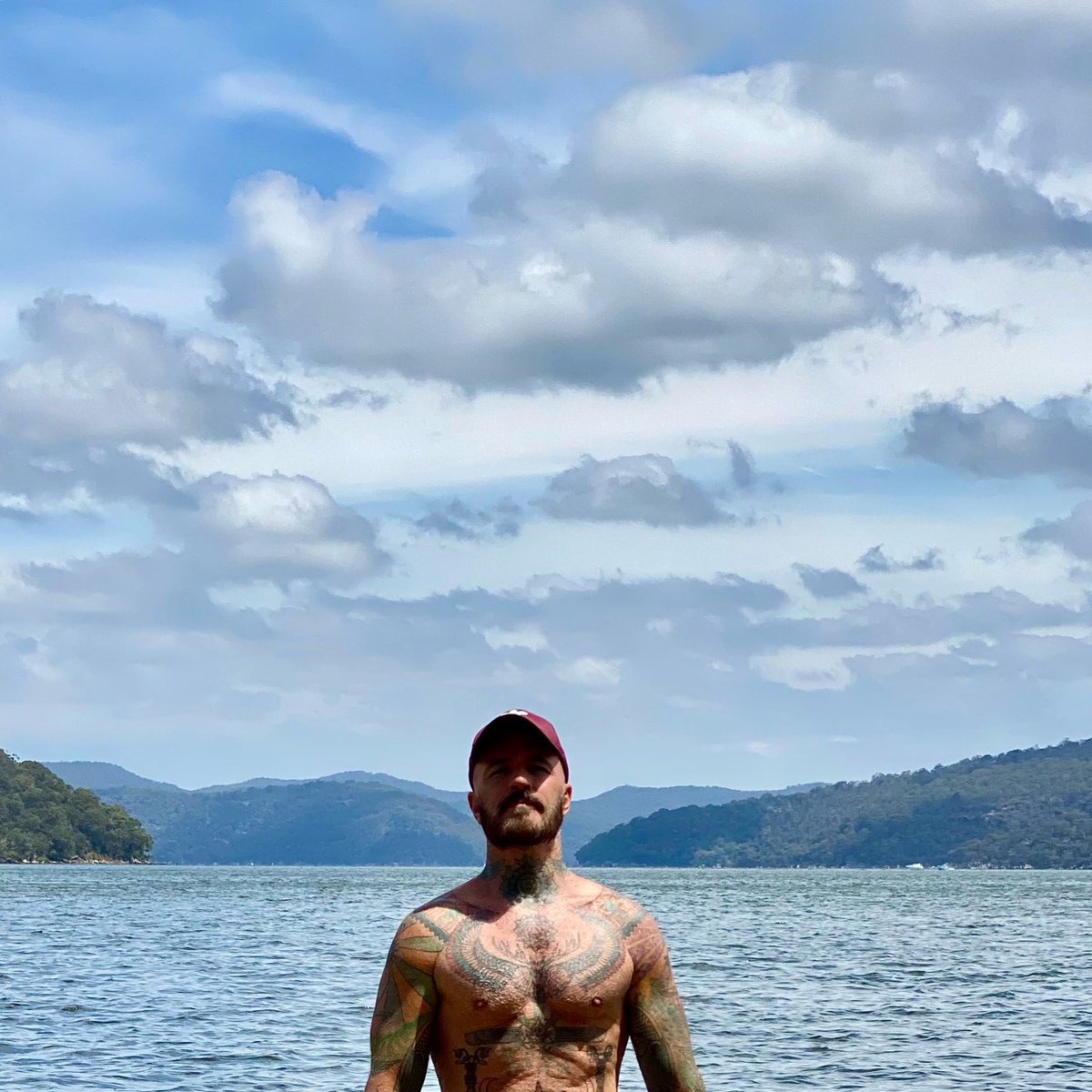 arijhunter's tweet image. River swims