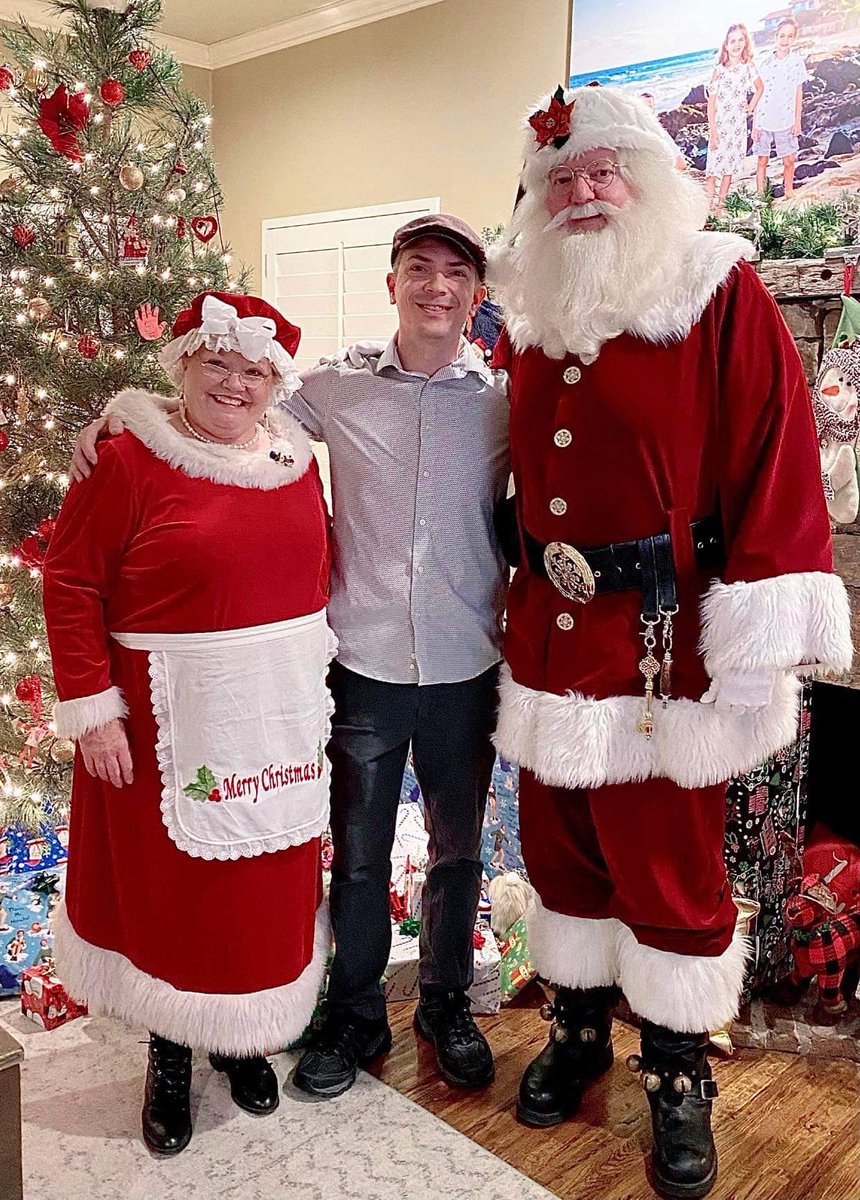 elimattson's tweet photo. Merry Christmas to all! https://t.co/6Gh64O09Zy