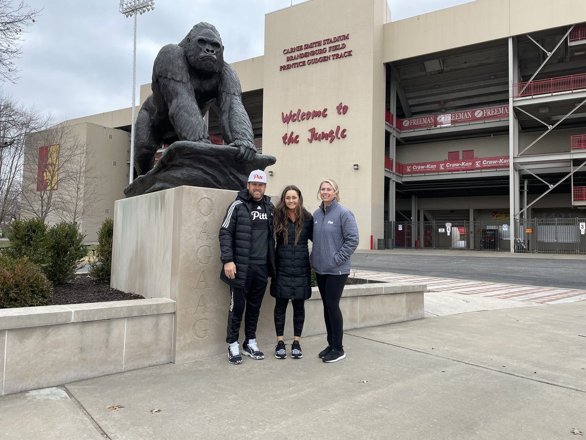 NyleighC's tweet photo. Excited to announce my transfer to Pitt State to continue my softball and academic career! Thank you @CoachFullerPitt &amp; @CoachBradF for this opportunity to join the @Gorilla_SFB family❤️🍌💛 #OAGAAG https://t.co/hMBZYhsarV