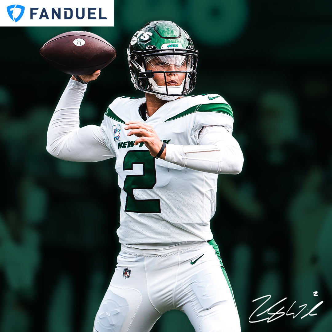 A little early Christmas gift from us &amp; <a href="/FanDuel/">FanDuel</a> 👀🎁

RT for a chance to win a signed <a href="/ZachWilson/">Zachary Wilson</a> signed football!!

Rules: bit.ly/3ytZTCM