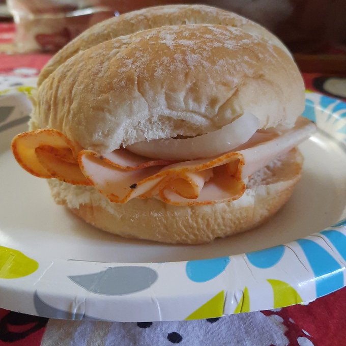 chicken sandwich with onions and mayo. https://t.co/iAruQHEq80<a href="/tag/bath"class="tags"><span>#bath</span></a><a href="/tag/selfcare"class="tags"><span>#selfcare</span></a>