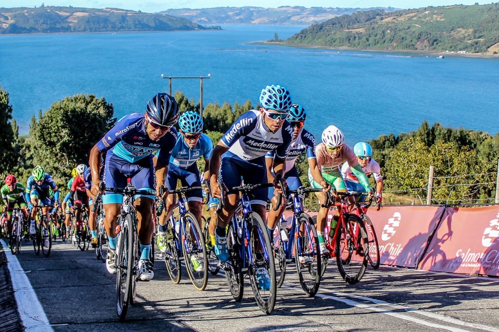 ¡Tenemos una gran noticia para cerrar el año!
La Vuelta Ciclista a Chiloé y el GP de la Patagonia, incluidos en el calendario UCI América Tour 2022: bit.ly/3szl5Gq #VueltaChiloe #GPPatagonia