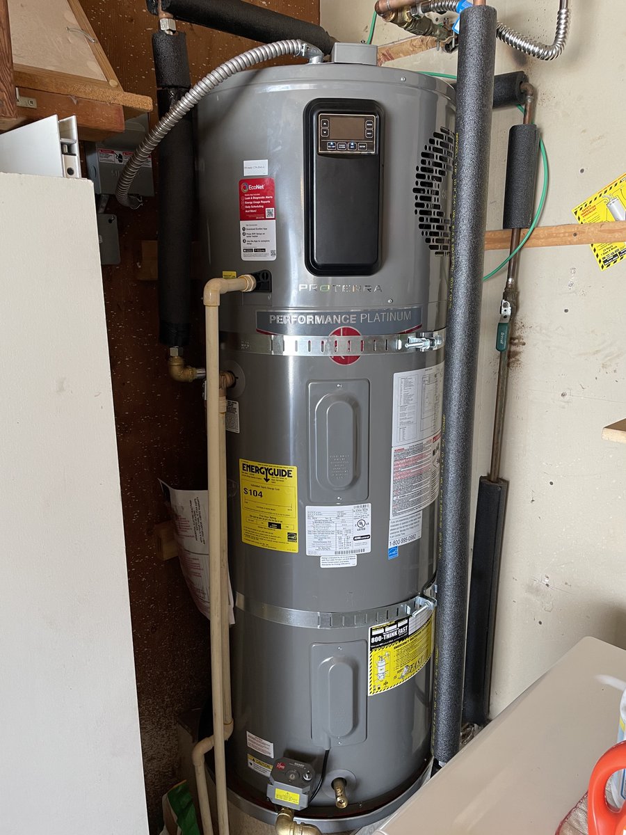 StevenDAllison's tweet image. Still looking for a Christmas present? How about a shiny new heat pump water heater! Mine uses the same power as a 60W💡 for a family of 4. And no GHG emissions! #switchison @buildingdecarb @SCE