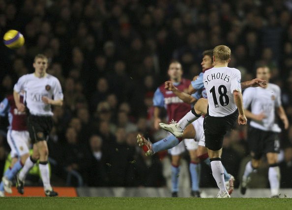 #OTD in 2006, Paul Scholes scored one of the greatest volleys in Premier League history! We want to know YOUR favourite ever volley! @talkSPORT