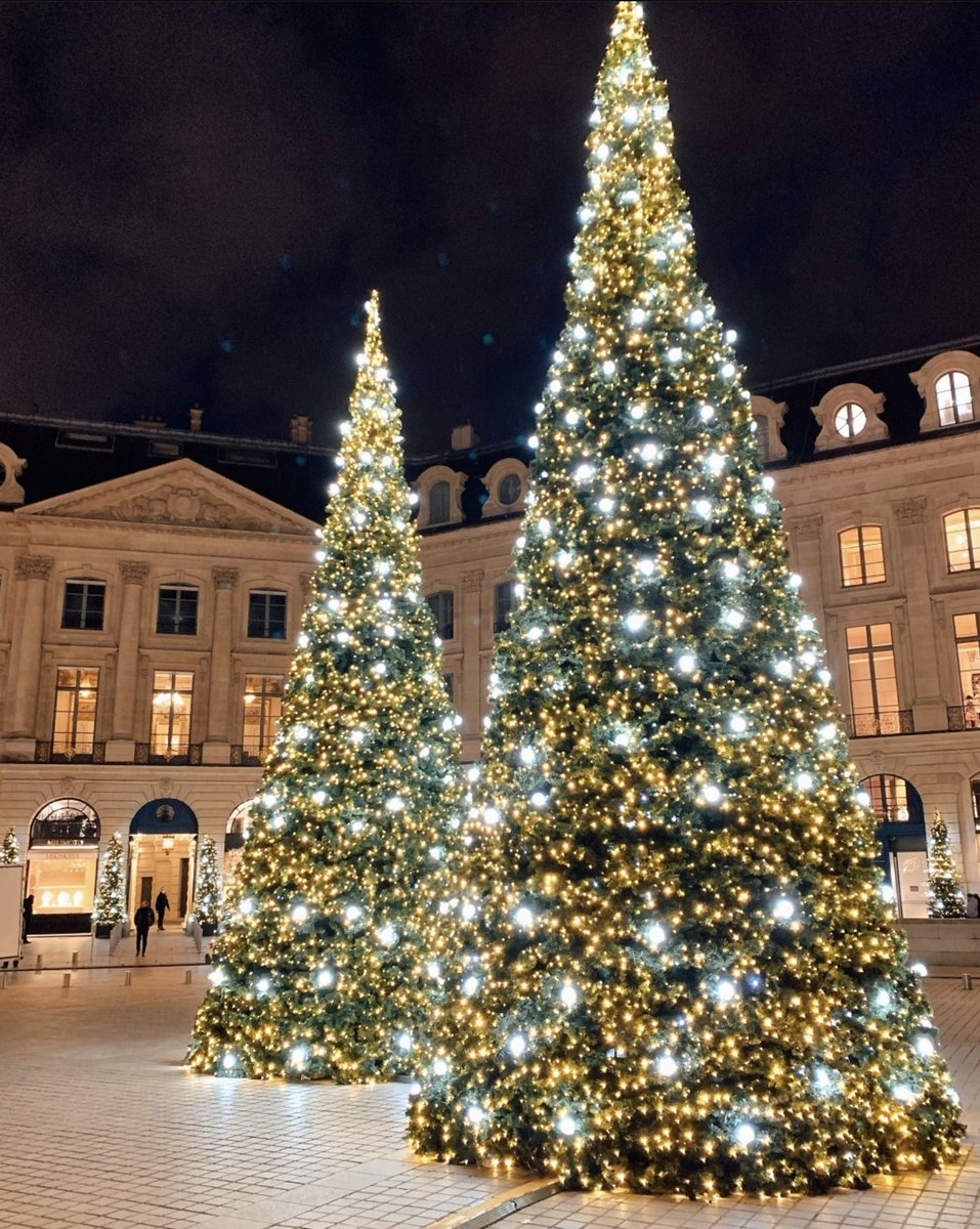lorbespirits's tweet photo. The Place Vendôme looking absolutely magical this Christmas… ✨⁠ https://t.co/f0UhXZjEEX