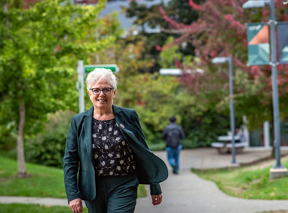 It was a year of being apart, &amp; then together, as UFV navigated the 2nd year of post-secondary during a pandemic. UFV again faced challenges as the Nov floods &amp; highway closures disrupted in-class learning. Our 2021 in review:

ow.ly/YjX550Hitq8