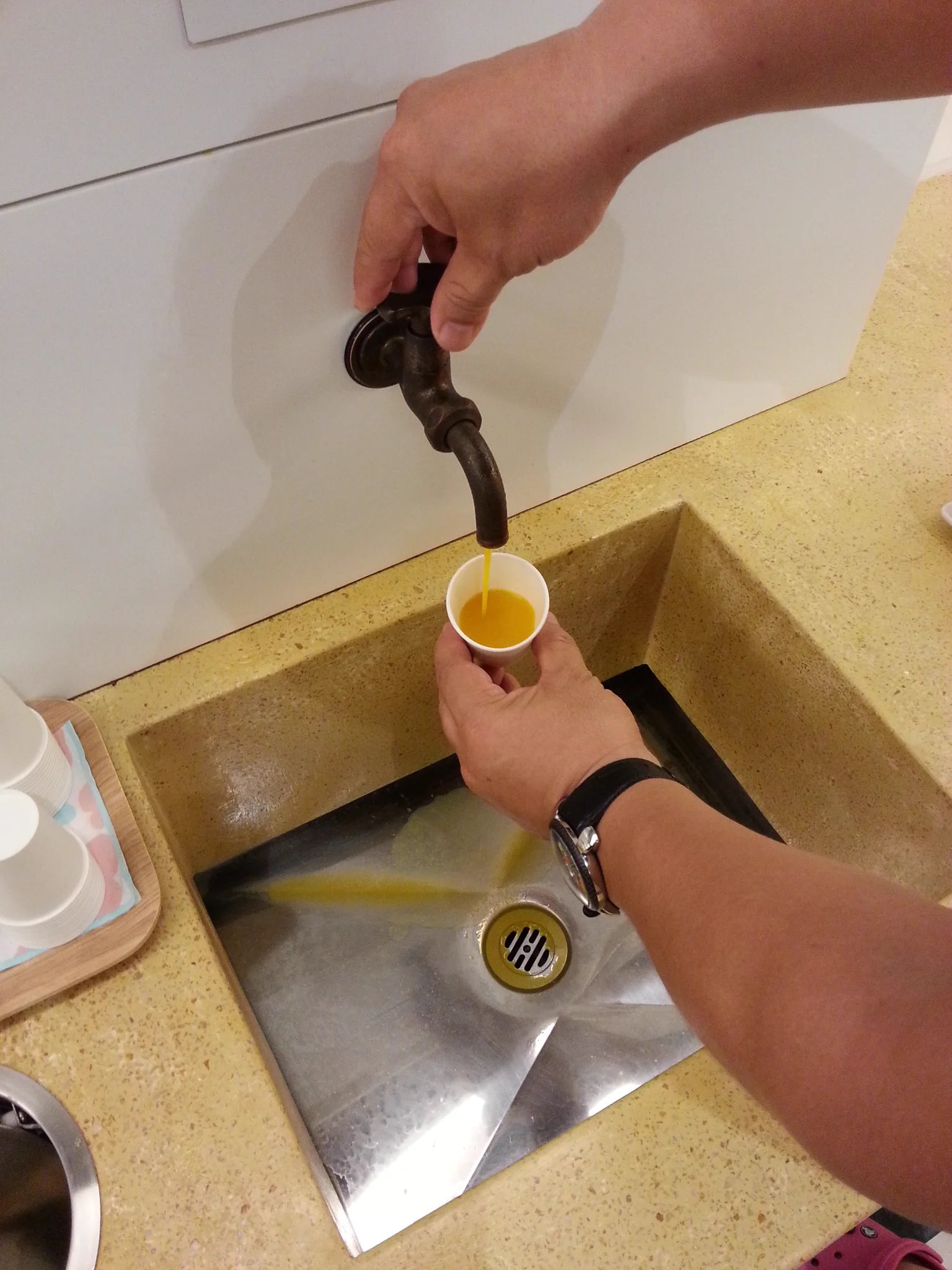 @halohalo_travel 道後やや
蛇口からみかんジュースは笑えた
朝食のフレンチトーストはおすすめ 