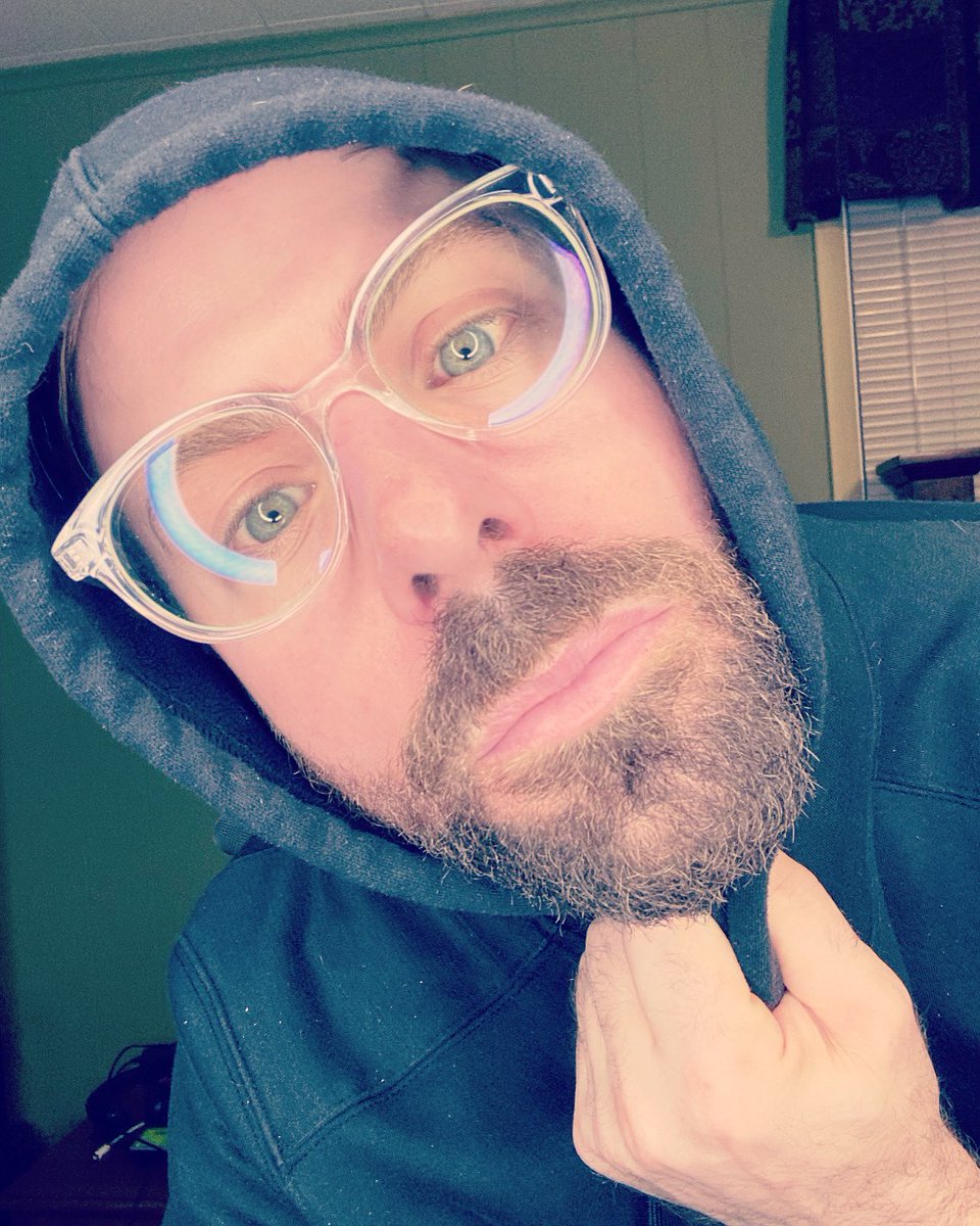 council_band's tweet image. Flicker of light
You walk through the room
Baby, you're gonna go far

The dead of the night
Still licking your wounds
Claiming your place as a star

#council #councilband #expresspartner #singer #glasses #FridayVibes