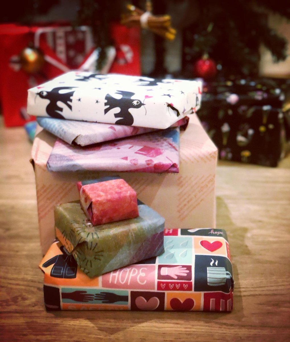 SaharZand's tweet photo. This #Xmas my presents are #WrappedinKindness by @UNHCRUK inspired by #refugee stories Re warmth &amp; kindness

Download the designs FREE &amp; donate: https://t.co/tJ7UtEag06

To raise vital funds life-saving relief to help keep the less fortunate warm this winter.

#DoGoodDecember https://t.co/jMFXaXpUKp
