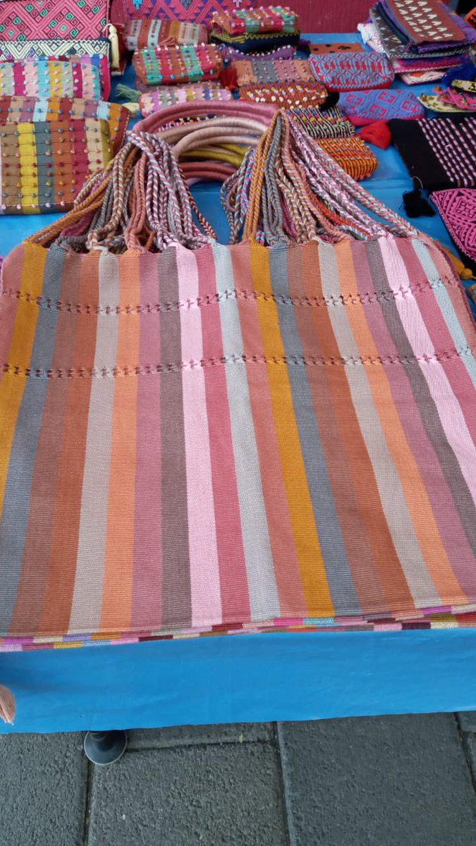 YisimJ's tweet photo. Aún estás a tiempo de adquirir o regalar 🧵 🧶 hecho a mano,  estaremos en Avenida México - Coyoacán 343, Xoco, ( a unos pasos de la Cineteca ) ✨ en los horarios de 10 a 18:00 hrs. 💥💫 apoya el #comerciojusto y #directodelproductor 🙌🏾 https://t.co/nW5Bl569ZM