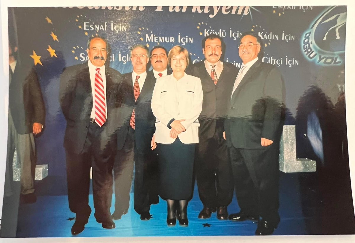 Soldan sağa ; sayın Enver Akıl , sayın Sedat Bucak , sayın Halil Kızıl ,sayın Tansu Çiller , sayın Esat Akgöl ,sayın Dr. Hasan Yılmaztekin