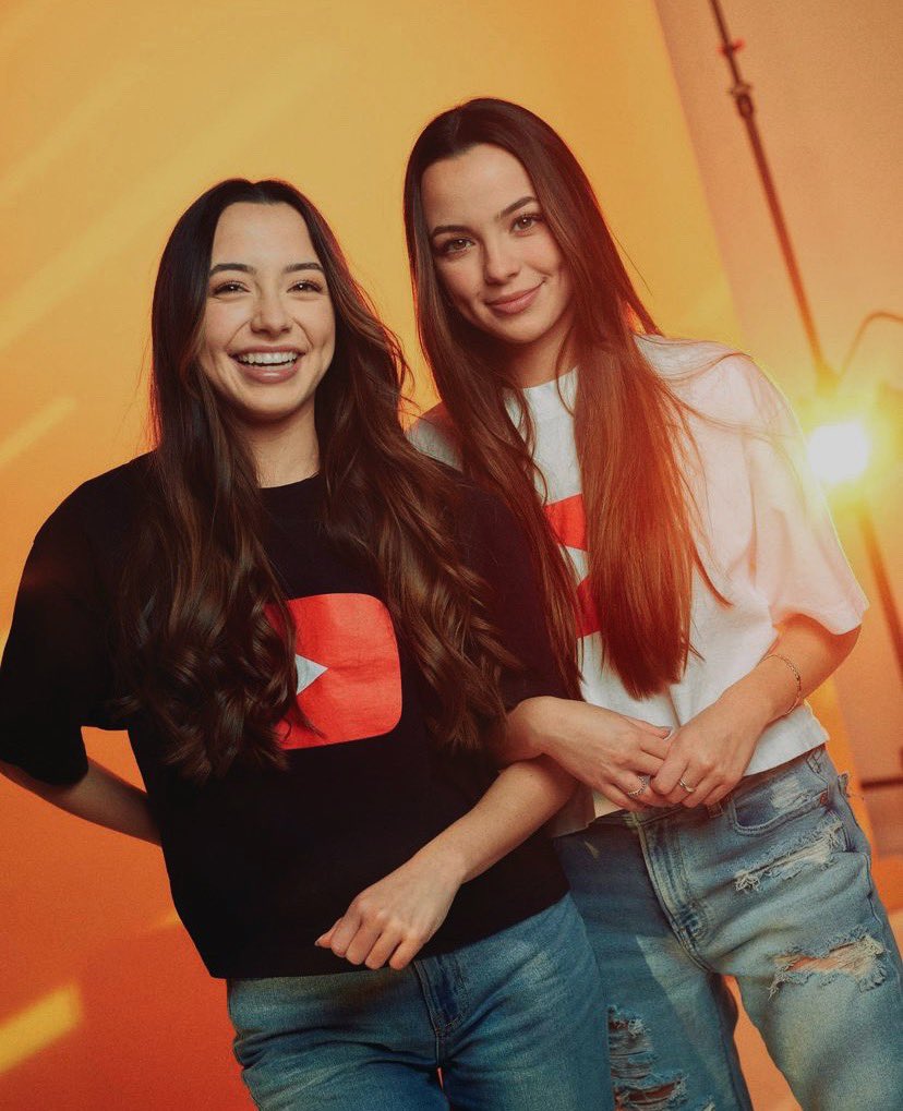 lolmerrell's tweet photo. pretty gals 🥰 https://t.co/i9O8JRx8ej