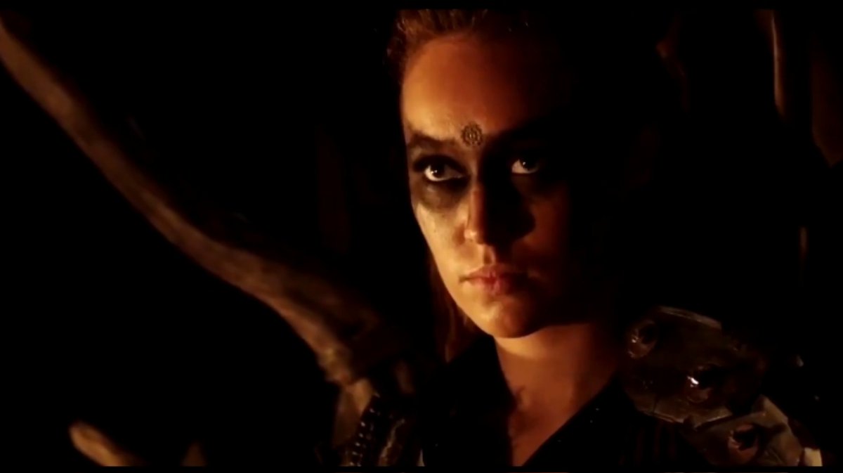 LexaGold1's tweet photo. I Miss Her 😢😭💔
#MyCommander #Lexa https://t.co/nW2T1IRDz1