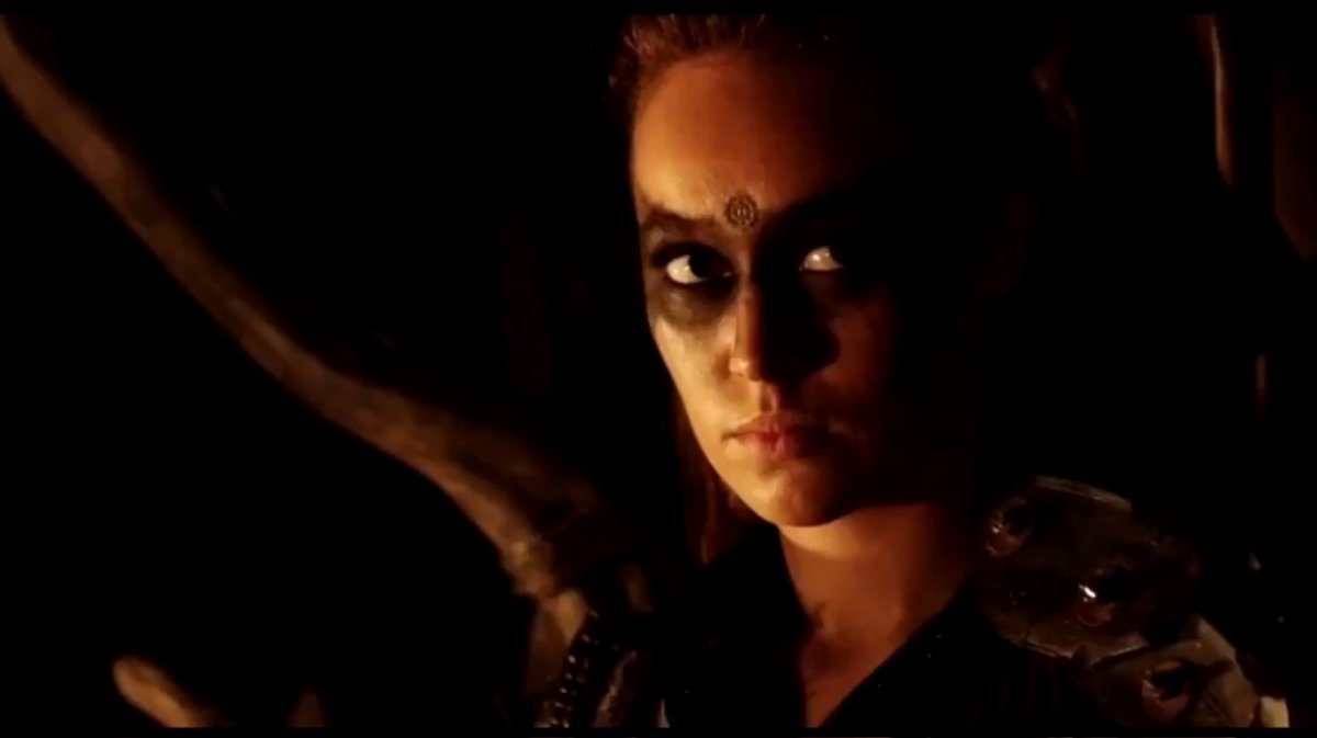 LexaGold1's tweet photo. I Miss Her 😢😭💔
#MyCommander #Lexa https://t.co/nW2T1IRDz1