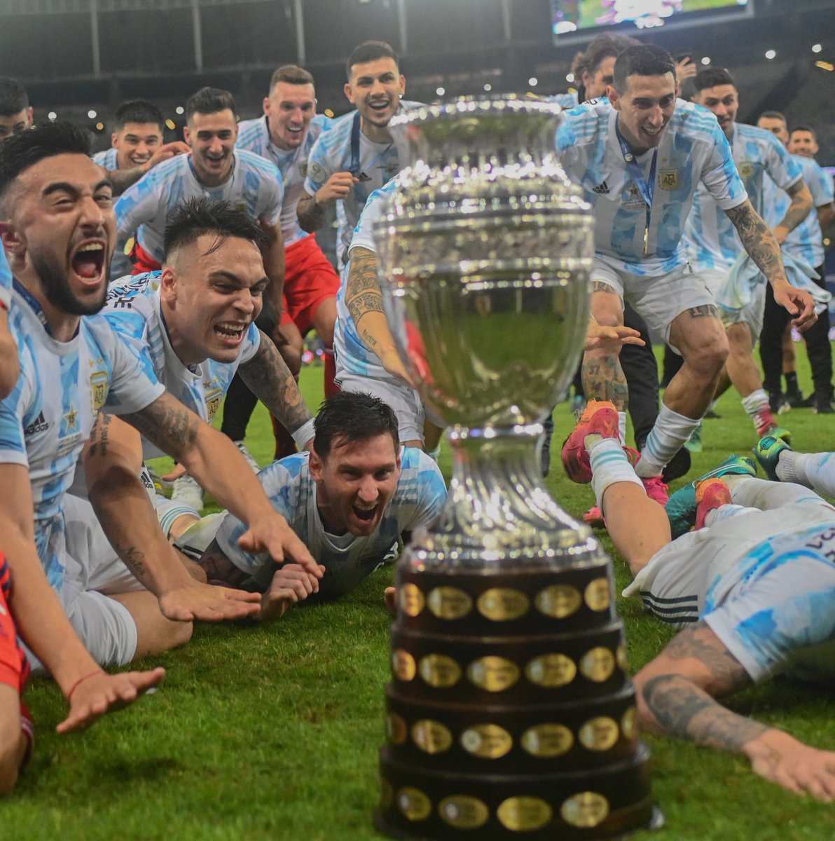 Ningún regalo que recibas esta noche va a ser tan bueno como el que te dieron ellos el 10 de julio... 💙🇦🇷