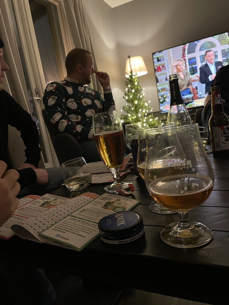 Sitter och funderar på om mat-Tina är singel…
