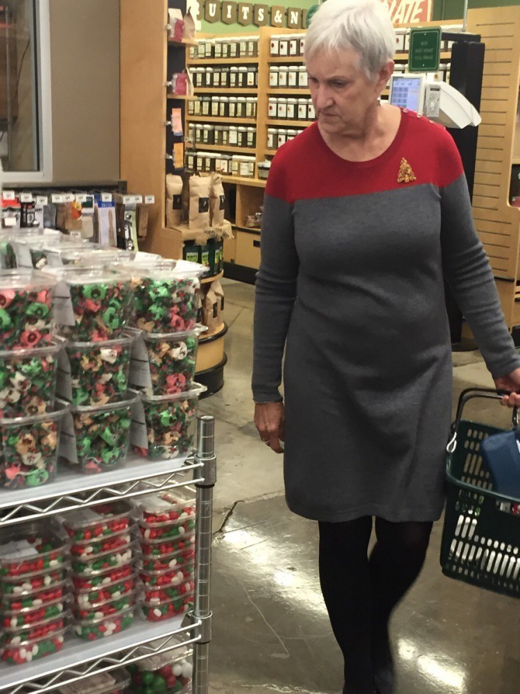 roddenberry's tweet photo. Holiday spirit has you looking TREK! π
#roddenberry #thinkTREK #seeTREK https://t.co/JJGL9e6WRK