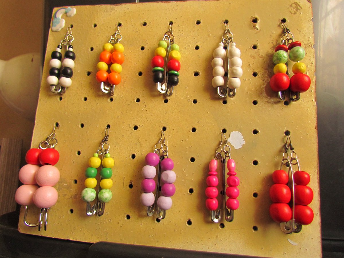 vmvcc_sv's tweet photo. 🧷
Bright, Colourful and Authentic‼️

R300 for 4 pairs *#promotion

To order, Send a DM 👇👇👇
https://t.co/owETWtqEi9

#shoplocal
#SmallBusiness https://t.co/ySN2jPx2tg