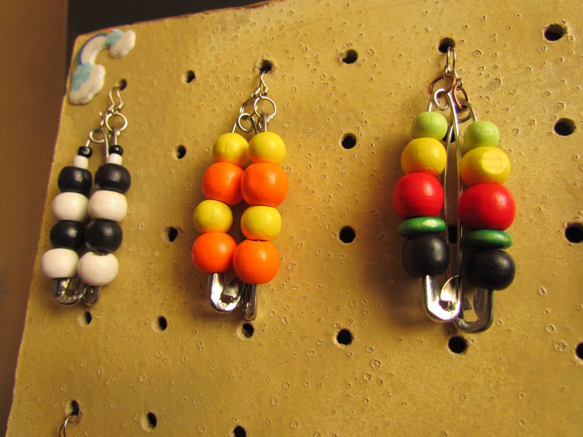 🧷
Bright, Colourful and Authentic‼️

R300 for 4 pairs *#promotion

To order, Send a DM 👇👇👇
wa.me/message/5U25UX…

#shoplocal
#SmallBusiness