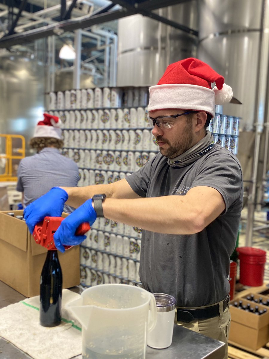 SingleSpeedBeer's tweet photo. Santa’s workshop looks a little different this year... 🎅 

#TisTheSeason #deCELLARated https://t.co/nfk1us1Y6X