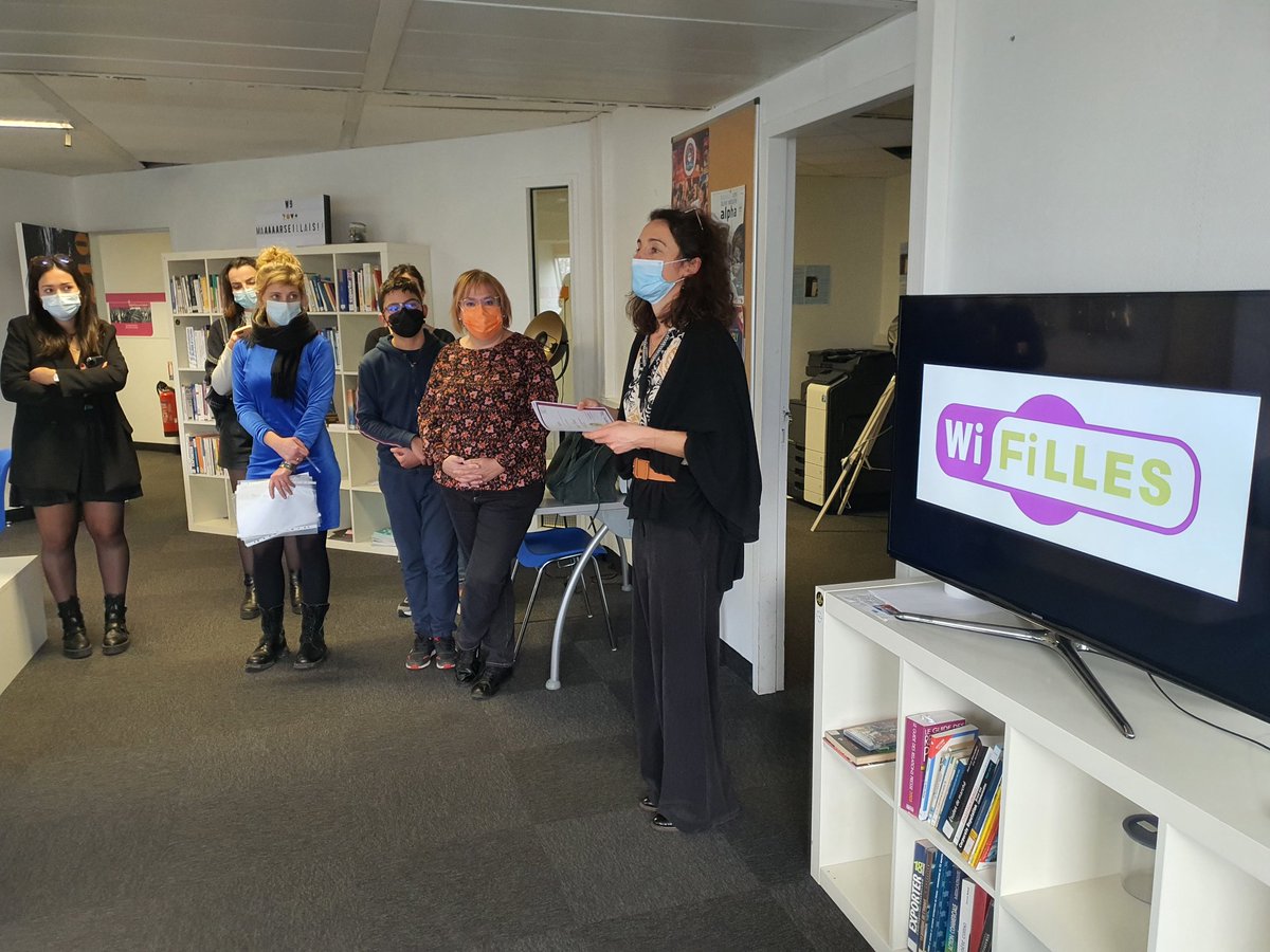 Remise des diplômes #wifilles par Stéphanie GHERARDI  <a href="/PrefetOccitanie/">Préfet d'Occitanie et de la Haute-Garonne</a>  #merci pour le soutien de cette action 
@FACEToulouse <a href="/FondationFACE/">Fondation FACE</a> <a href="/L_Blondon/">Laurent Blondon</a> <a href="/NajahMichele/">Michele VOLPI-BEN NAJAH</a>