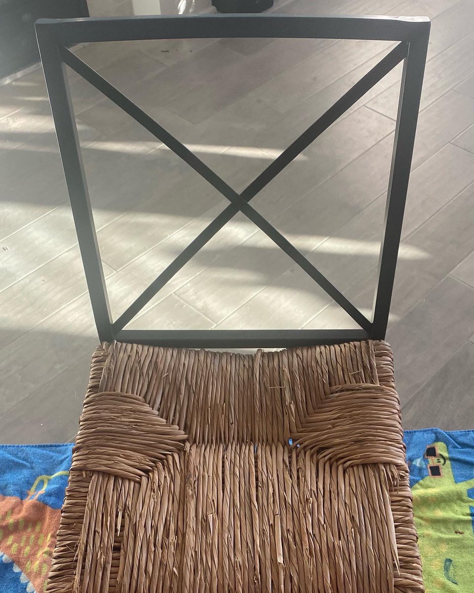 cassiesmith05's tweet image. 🔁🤍metal and wicker chair #upcycledfurniture #Recycle #houstondesign #houstonart #ReuseRecycle