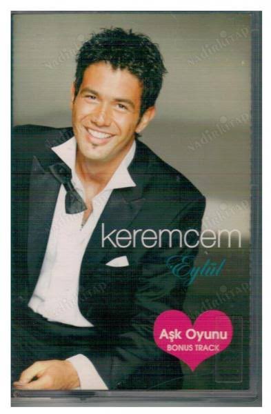 AstroDedikodu's tweet photo. Küçük ben: onunla evlendin mi
Ben: kimle
Küçük ben: onunla https://t.co/Iw7NacxIUF