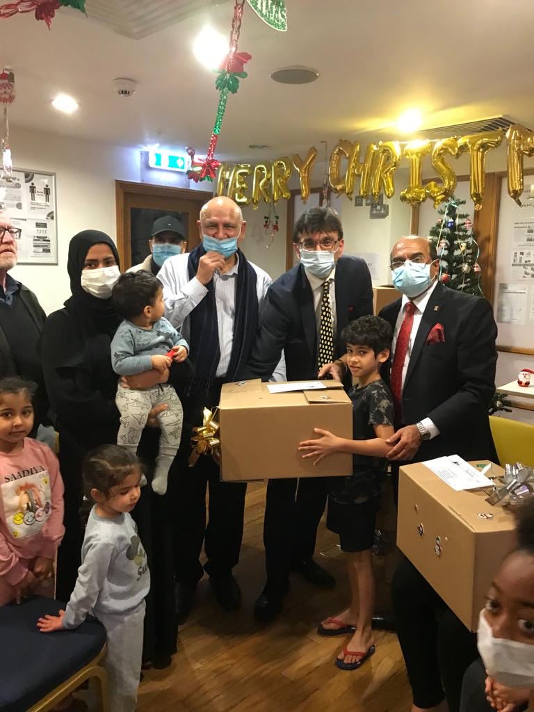 It was good to join Willesden Green mosque and hope charity to deliver Christmas presents to the refugee families in Brent.