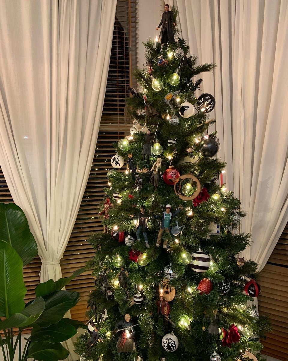 Findmein398's tweet photo. A day may come when I choose to decorate my tree in a traditional and pretty way… but it is not this day.
#geekmas #geektree #angel https://t.co/A7FkerNnlG