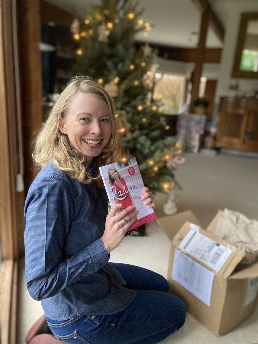 irisvanooyen's tweet photo. So special to hold the 1st copy of my book RADIANT! The ARC's came in & as you can see I'm over the moon ๐
Stay tuned on behind the scenes & get sneak peeks of the book when you register at https://t.co/GCKj01or1d
I already have my Xmas gift๐
#radiantbook #WritingCommunity https://t.co/uwrYywUNdD