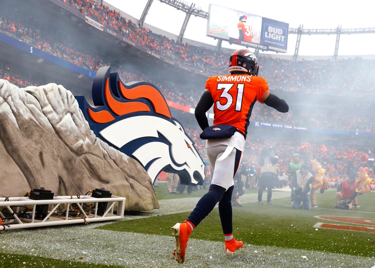 denbron77's tweet photo. #WPMOYChallenge + @jsimms1119 https://t.co/lTWF4XAvSV