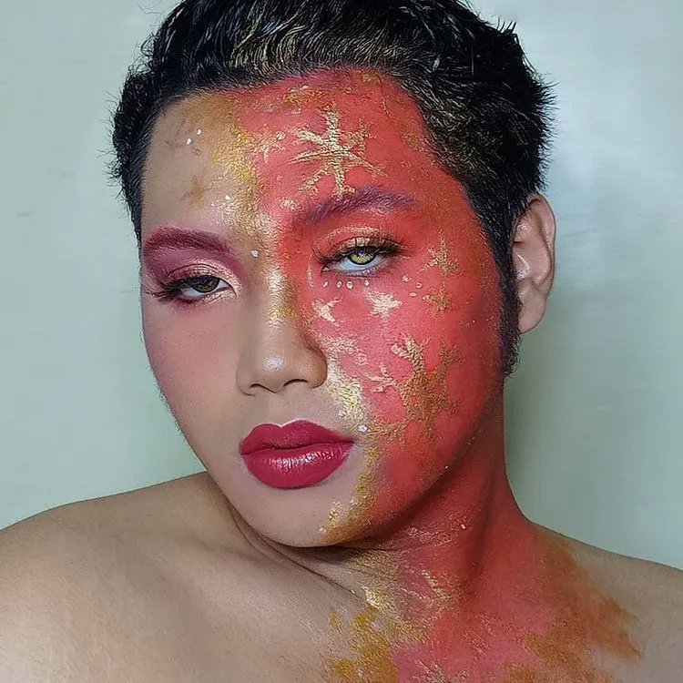 RisingStarMUA's tweet photo. Sparkle, shimmer and shine with joy! ❄️❤️✨
Image via makeupbyvonalexis via Instagram
#muausa #muaworldwide #muaintraining #makeupartistic https://t.co/8VUZ72wNX9