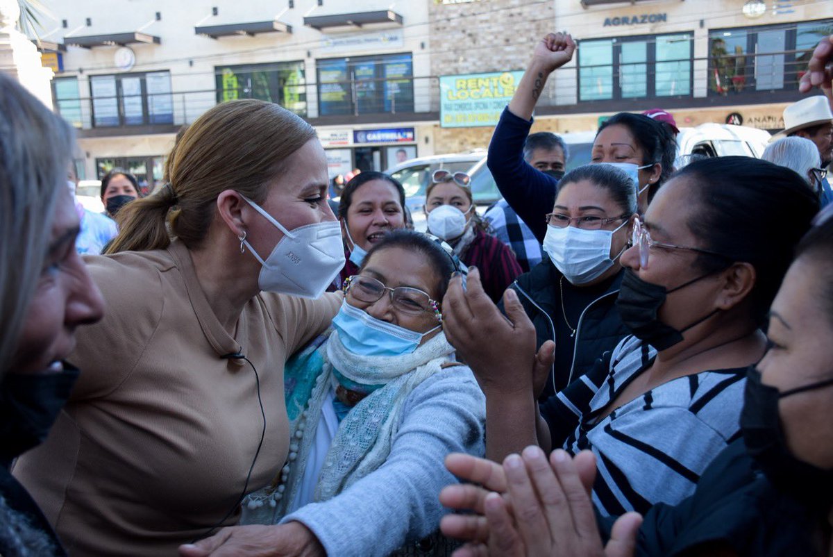 MarinaVitela_'s tweet photo. Muchas gracias a todos por recibirme de esta manera, no puedo estar más contenta, sé bien que como Coordinadora de los Comités de Defensa de la 4ta Transformación de Durango tengo una gran responsabilidad, sin embargo tengo clara mi tarea, y la desempeñaré con orgullo y entereza. https://t.co/N8ghsI1jLD