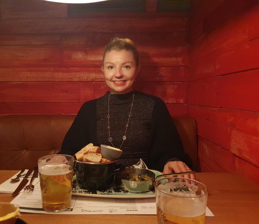 ReettaAngelvo's tweet photo. Viimeisellä aterialla. ❤ #sulku #ravintolat https://t.co/siusa2qX9n
